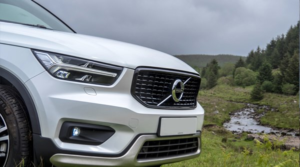 Volvo XC40 with scenic background of Lake District