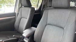 2021 (71) TOYOTA COMMERCIAL HILUX Invincible D/Cab Pick Up 2.4 D-4D Auto 3159016