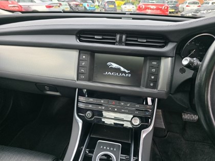 2016 (65) JAGUAR XF 2.0d [180] Prestige 4dr Auto