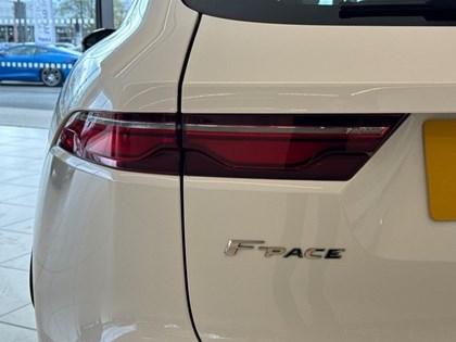 2021 (21) JAGUAR F-PACE 2.0 D200 R-Dynamic S 5dr Auto AWD