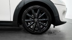 2017 (17) MINI HATCHBACK 1.5 Cooper 3dr Auto [Chili Pack] 3061694