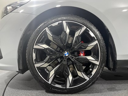 2024 (73) BMW 5 SERIES 520i M Sport Pro 4dr Auto [Tech Plus/Comfort Plus]