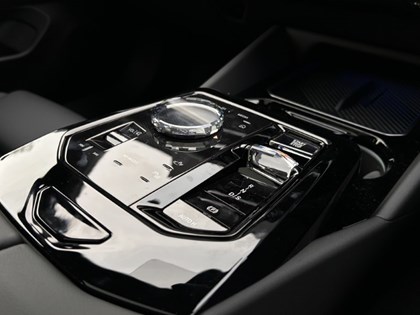 2024 (73) BMW 5 SERIES 520i M Sport Pro 4dr Auto [Tech Plus/Comfort Plus]