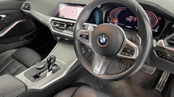 2021 (21) BMW 3 SERIES 320i xDrive M Sport 4dr Step Auto 2973932