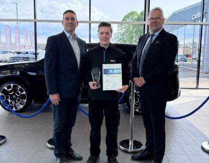 Oliver- Twynam- wins -BMW- Apprentice-Technician-of-the- Year