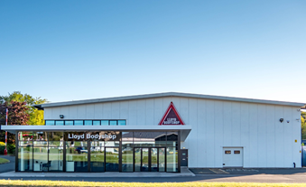 Lloyd Bodyshop Exterior
