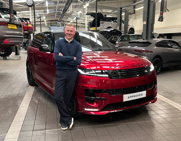 Dean Hadden looks back on an incredible 30 years with Lloyd Motor Group.