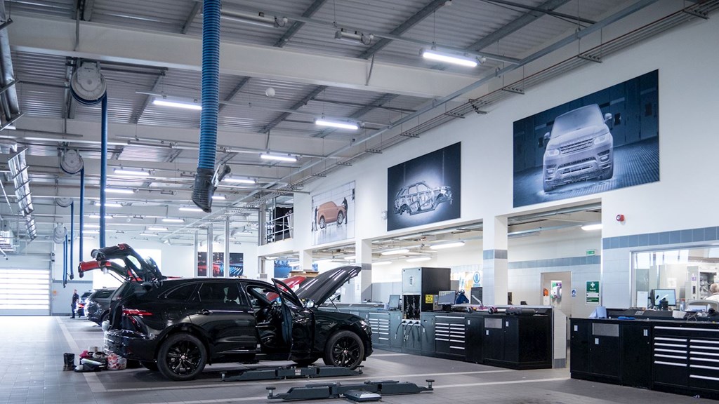 Land Rover Servicing and Repairs | Lloyd Land Rover
