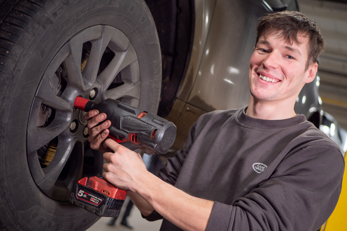 We are Lloyd Land Rover