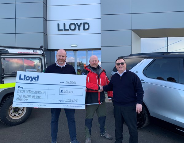 Lloyd Kelso donate to Border Search & Rescue Team
