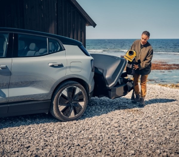 Volvo Towbar Cargo Box
