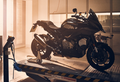 BMW Motorrad presents the M 1000 XR prototype.