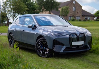 BMW iX