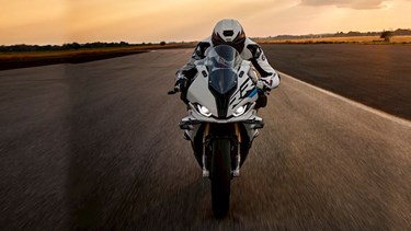 THE NEW BMW S 1000 RR
