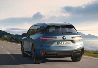 BMW iX