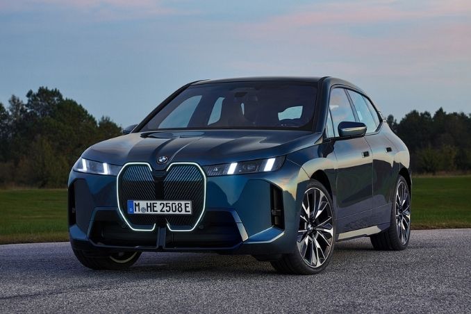 BMW iX