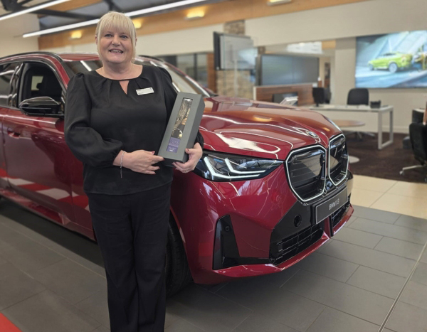 Dawn Carter Celebrates 10 Years at Lloyd South Lakes BMW
