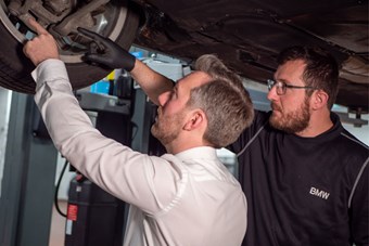 Servicing a BMWi