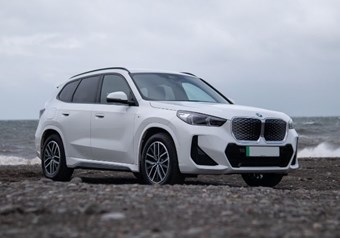 BMW iX1