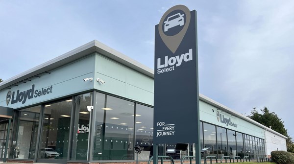 Lloyd Select Newcastle