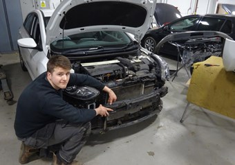 Connor Dickson – Bodyshop Apprentice at Lloyd Bodyshop Kelso