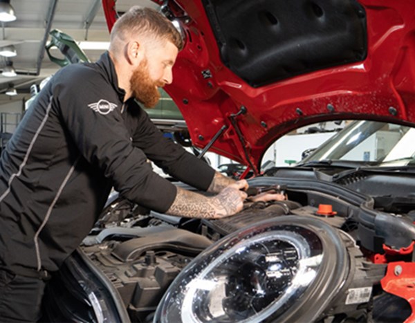 What’s the Difference Between an MOT and a Service?
