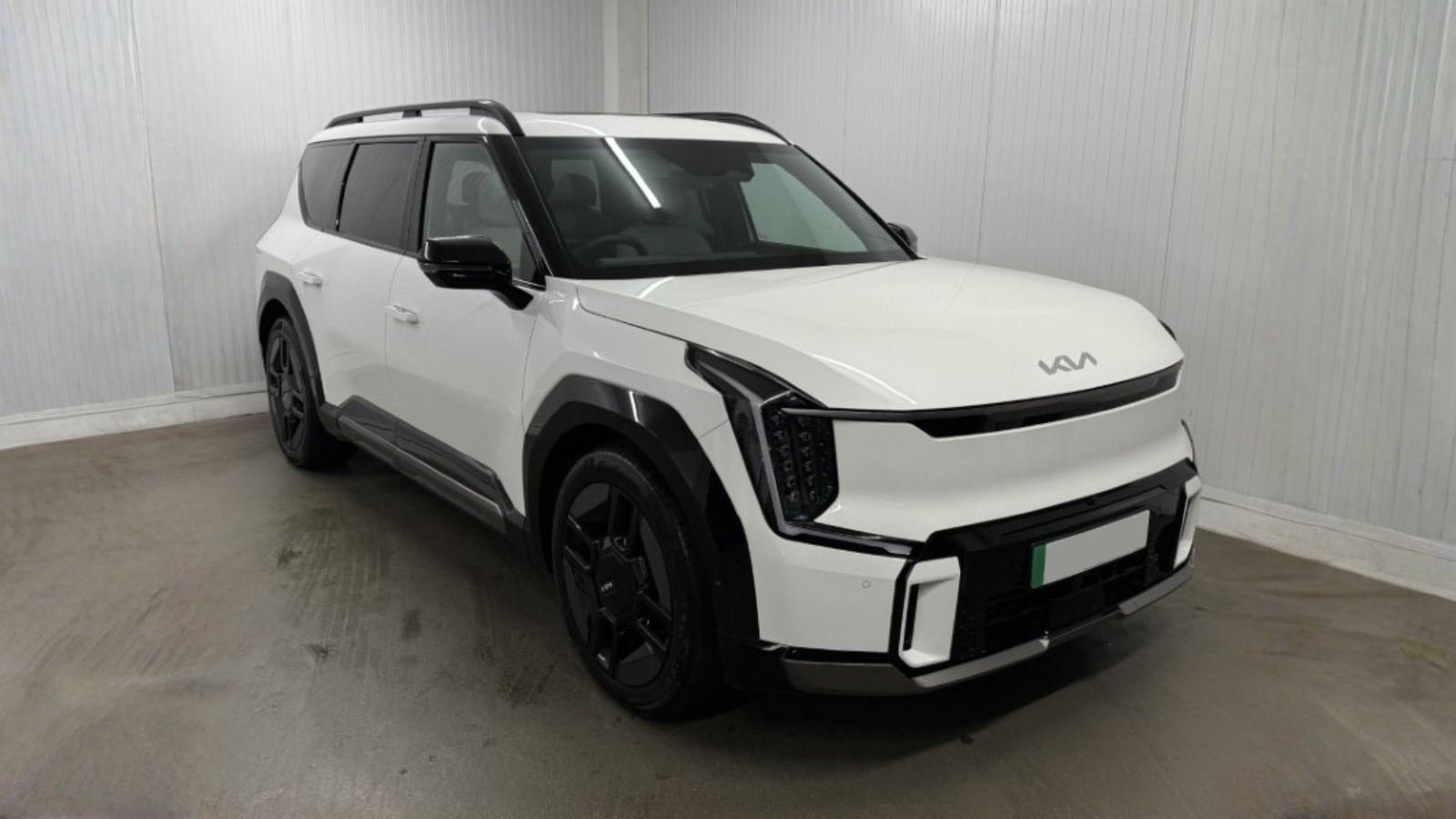 Lloyd-Kia-Ex-Demo-Sale