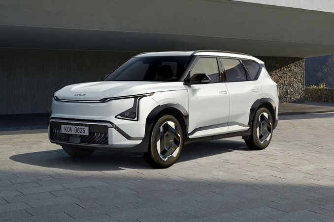 Lloyd-Exclusive-Event