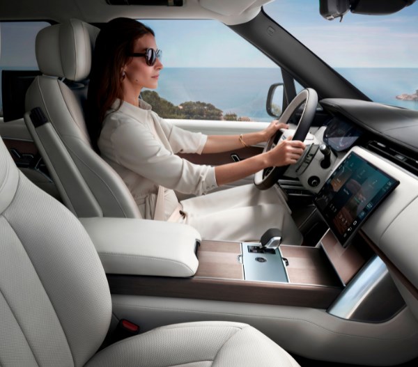 Complimentary first month of Land Rover insurance*