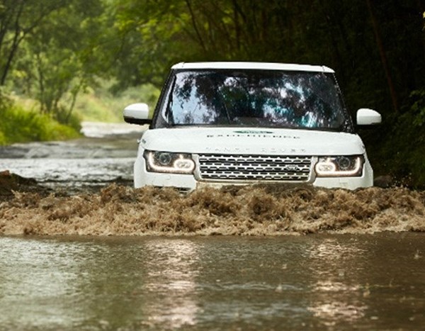 Complimentary Land Rover Off-Road Experience