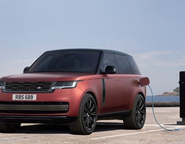 New Range Rover: SV Model and Extended Range Plug-In Hybrid