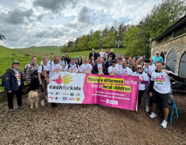 Lloyd Land Rover Newcastle Takes on The Big Hike to Support Cash for Kids