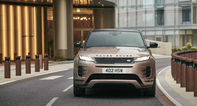 Range Rover Evoque Dynamic HSE front