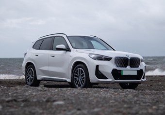 BMW iX1