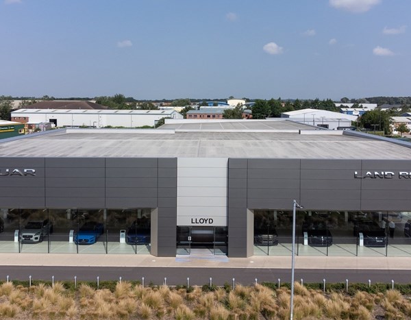 More Technicians needed after expansion at Lloyd Jaguar Land Rover in York