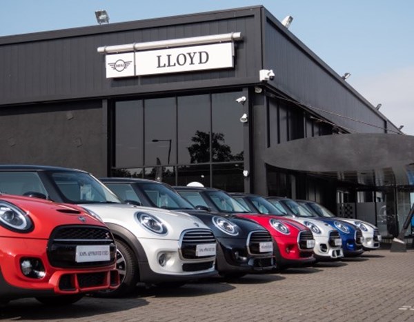 Lloyd Motor Group wins MINI ‘Marketing Champion of the Year Award’