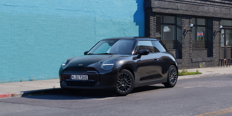 MINI Coope E Monochrome