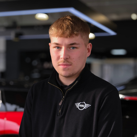 Oliver Postlethwaite