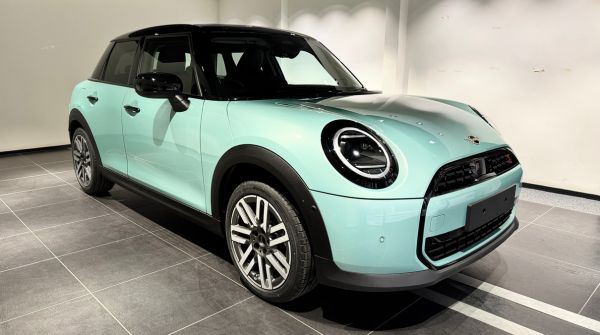 MINI Cooper S 5-Door Classic