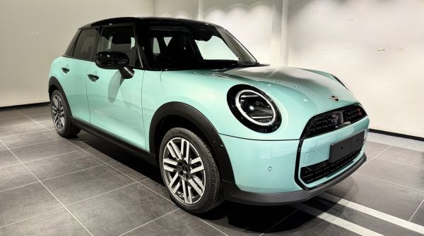 MINI Cooper S 5-Door Classic