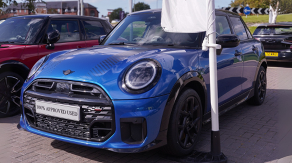 MINI Cooper C 5-Door