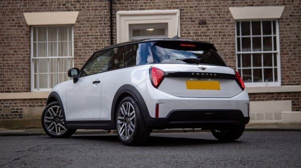 MINI Cooper 3-Door Test Drive