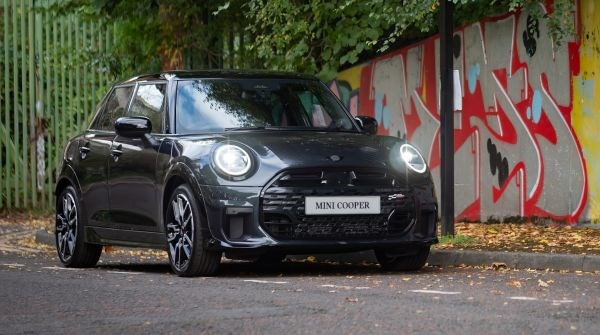 MINI Cooper 5-Door Test Drive