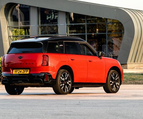 Lloyd MINI Countryman PHEV Business Offers
