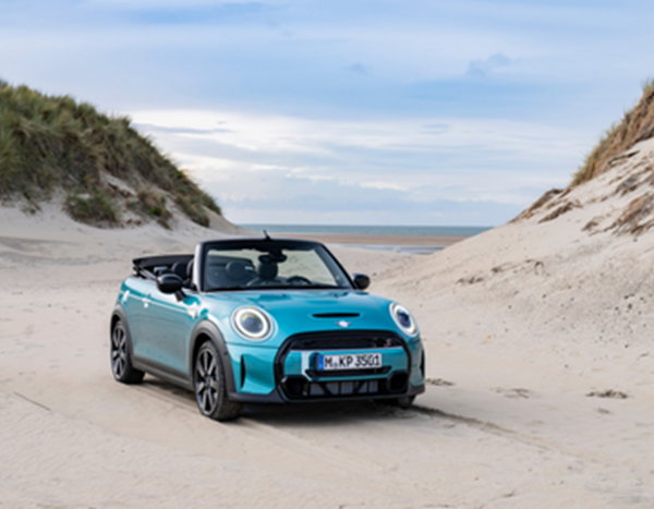 Celebrating 30 Years of the Convertible: The MINI Convertible Seaside Edition.