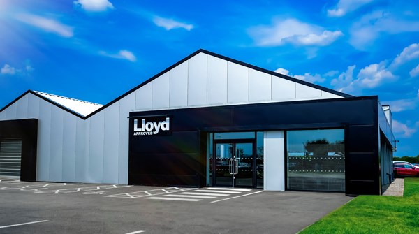 Lloyd Premium Cars Location