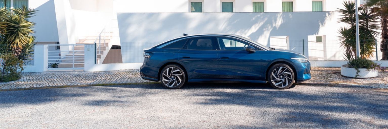 Volkswagen ID.7 side