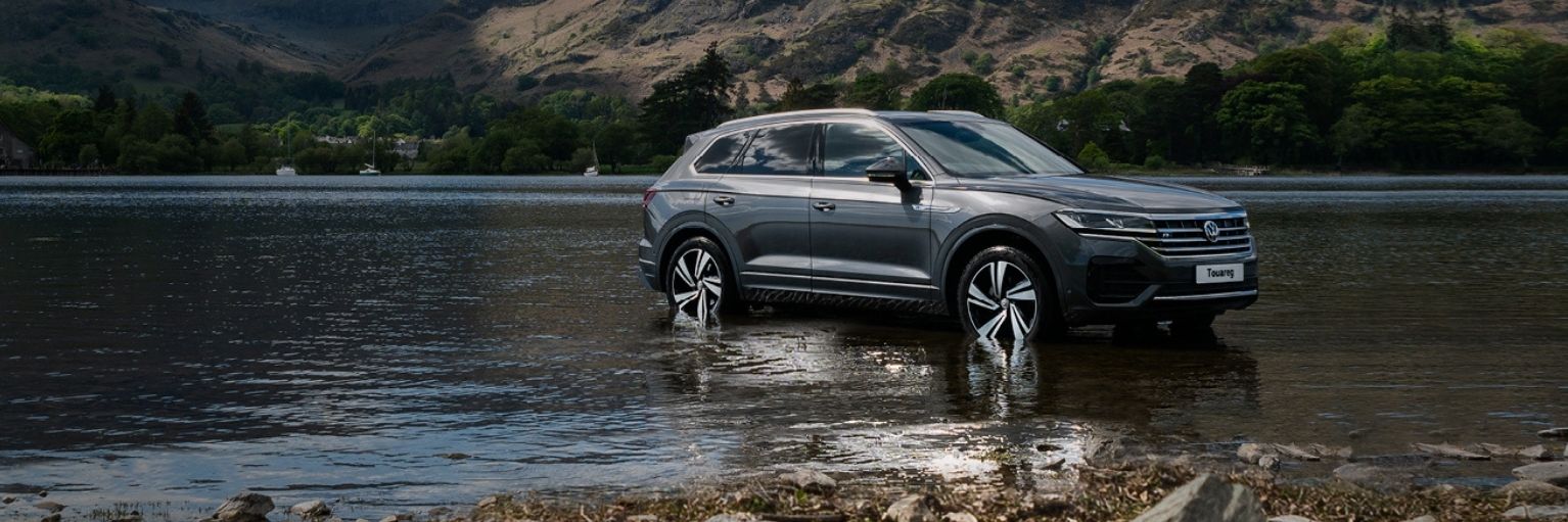 Volkswagen Touareg in water