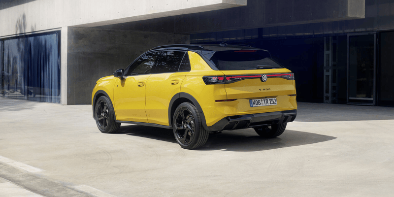 Volkswagen-T-Roc-2026-rear