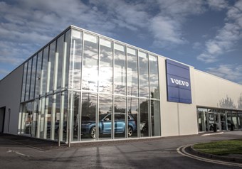 Why-choose-Lloyd-Volvo-for-your-business